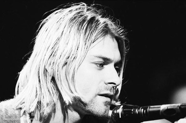 Предсмертное письмо лидера группы Nirvana "украсило" футболки