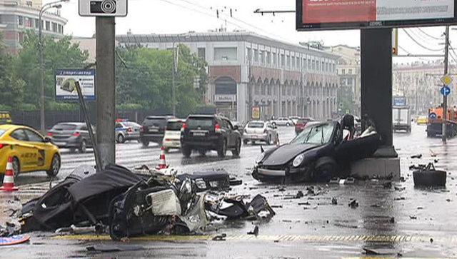 Porsche всмятку: погибшего сына экс-губернатора 31 раз штрафовали за гонки