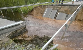 Дураки и дороги: федеральная трасса в России ушла под воду