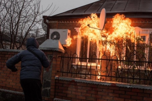 Под Харьковом забросали «коктейлями Молотова» и камнями дома руководителей милиции