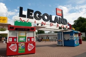 В Британии педофил изнасиловал двух детей в Legoland