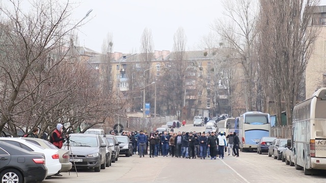 Снова рейдеры: в Киеве пытались поджечь жилой дом