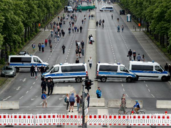 Европейские столицы вооружаются на случай терактов и кибератак