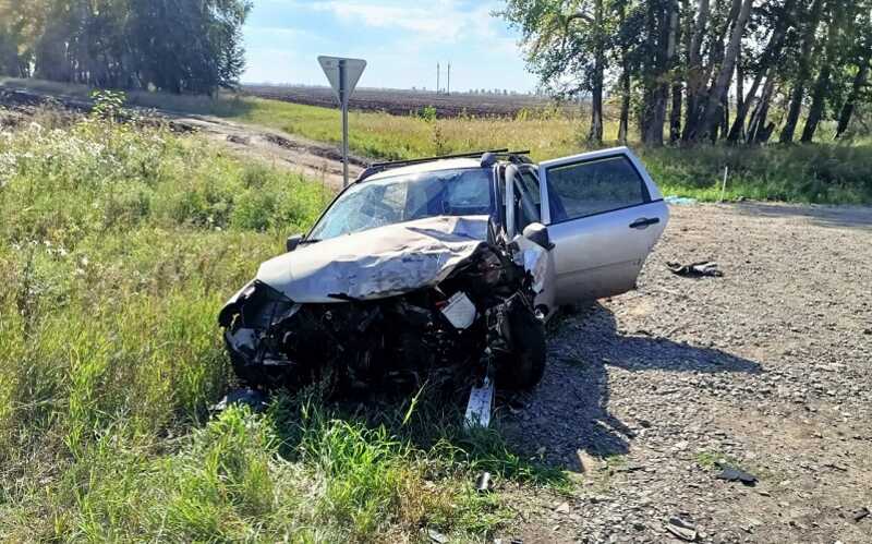 В серьезном ДТП под Омском пострадали трое детей