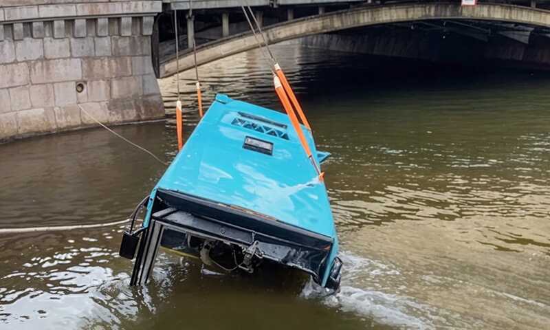 Суд Петербурга вынес приговор водителю упавшего в реку автобуса