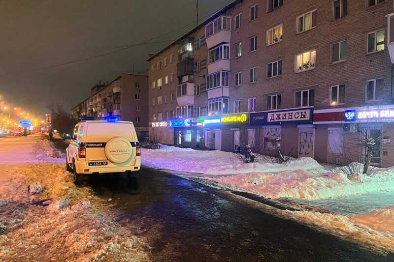 Неизвестный вооруженный человек совершил ограбление банка в Екатеринбурге