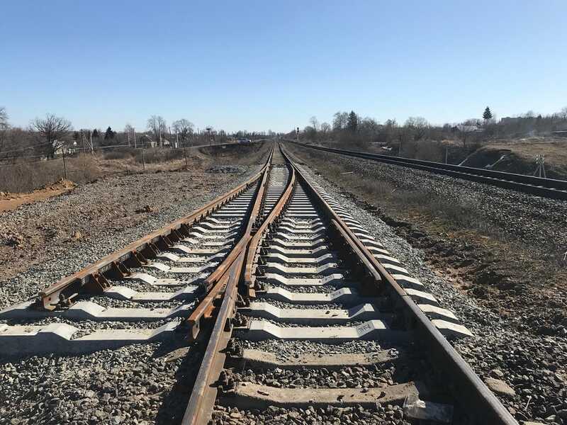 В Усть-Куте водитель  "Газели" едва не погиб под колесами поезда