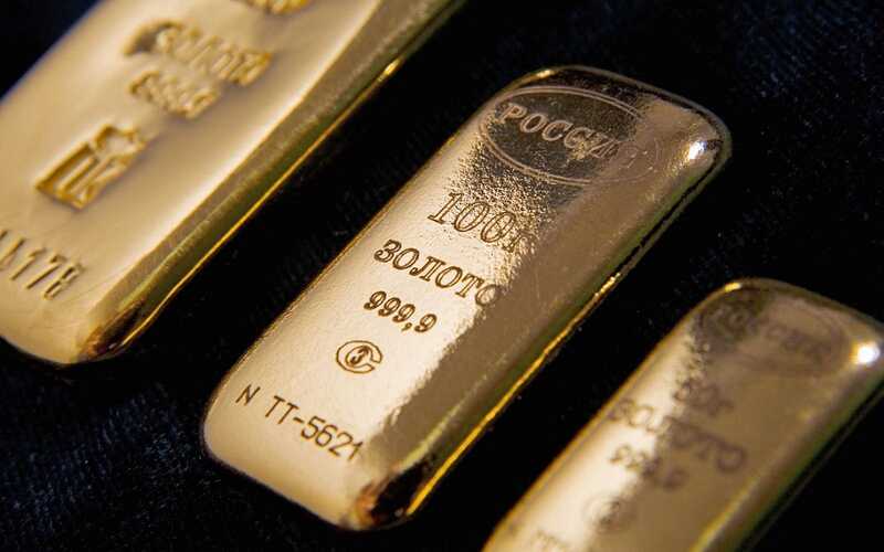 Золото стремительно растет в цене из-за конфликта Индии и Пакистана