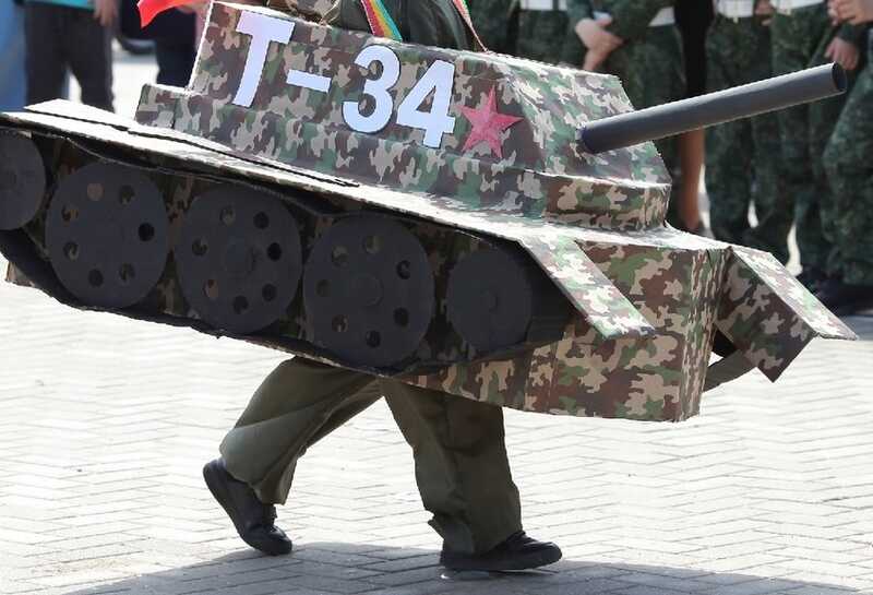 Военные парады в детских садах: Улан-Удэ повторяет тренды Екатеринбурга и Пскова