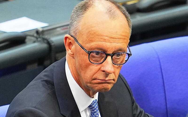 Канцлер Германии раскритиковал мнение Трампа о выборах в Украине