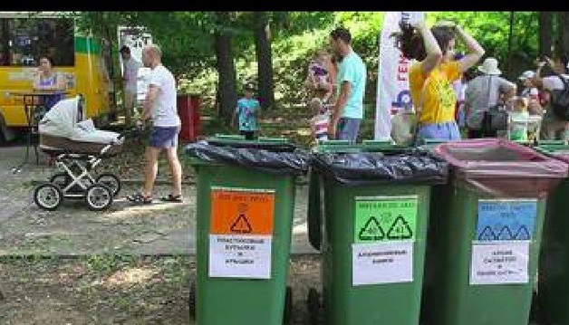 Власти Москвы поделят мусор с горожанами