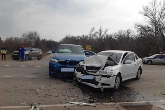 В Волгоградской области сын миллиардера попал в ДТП с автомобилем федерального судьи